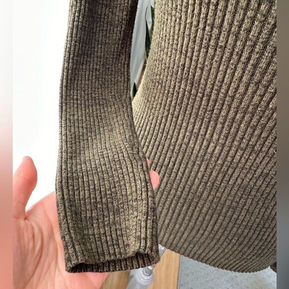 Hooked Up by I.O.T Scoop Neck Ribbed Long Sleeve Rib Knit Green Sweater size L - Picture 5 of 7